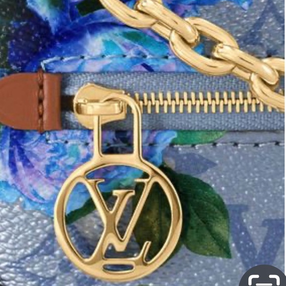 Louis Vuitton loop baguette in metallic blue with LV logo coated canvas. New. - Picture 9 of 15